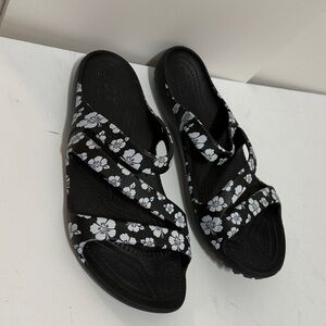 CROCS  Women Black and White Floral Flip Flops